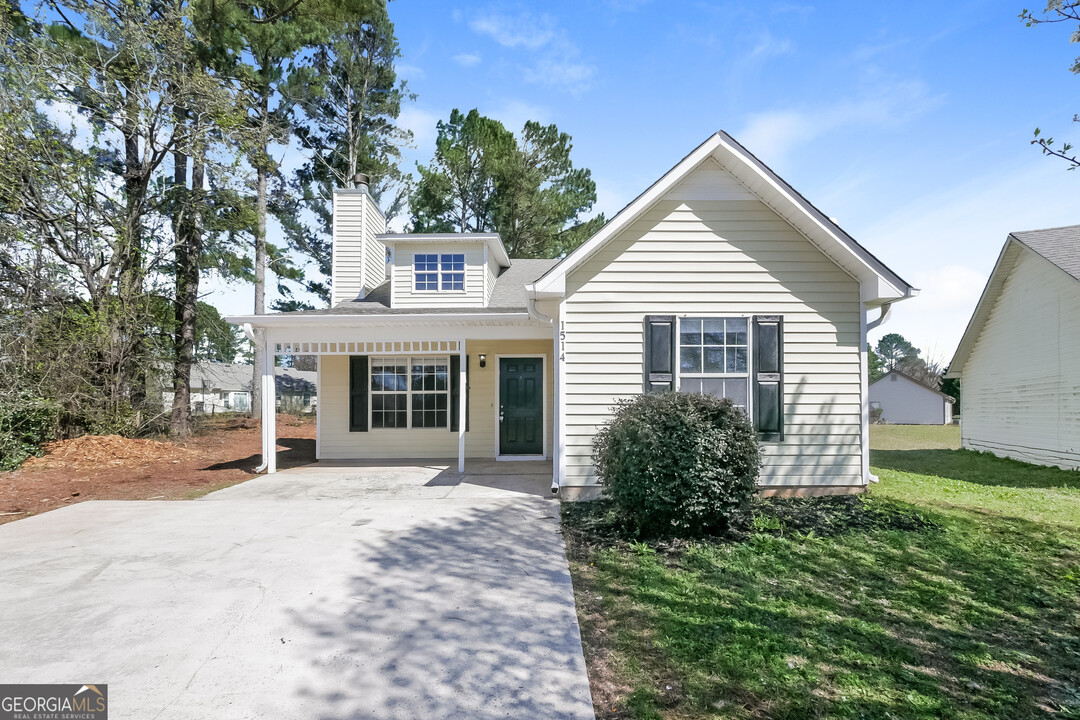 1514 N Hampton Ct in Hampton, GA - Building Photo