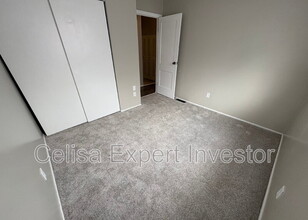 6212 Landsdowne Dr in Fort Wayne, IN - Building Photo - Building Photo