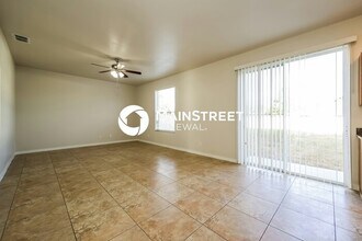 825 Eisenhower Blvd in Lehigh Acres, FL - Building Photo - Building Photo