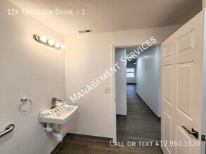 124 Kathleen Dr in New Brighton, PA - Foto de edificio - Building Photo