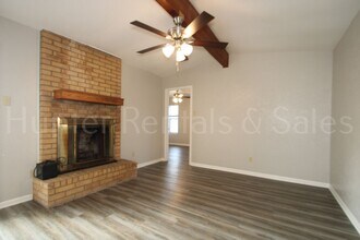1912 N 60th St in Killeen, TX - Foto de edificio - Building Photo