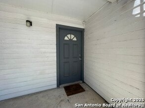 11311 Sir Winston St in San Antonio, TX - Foto de edificio - Building Photo