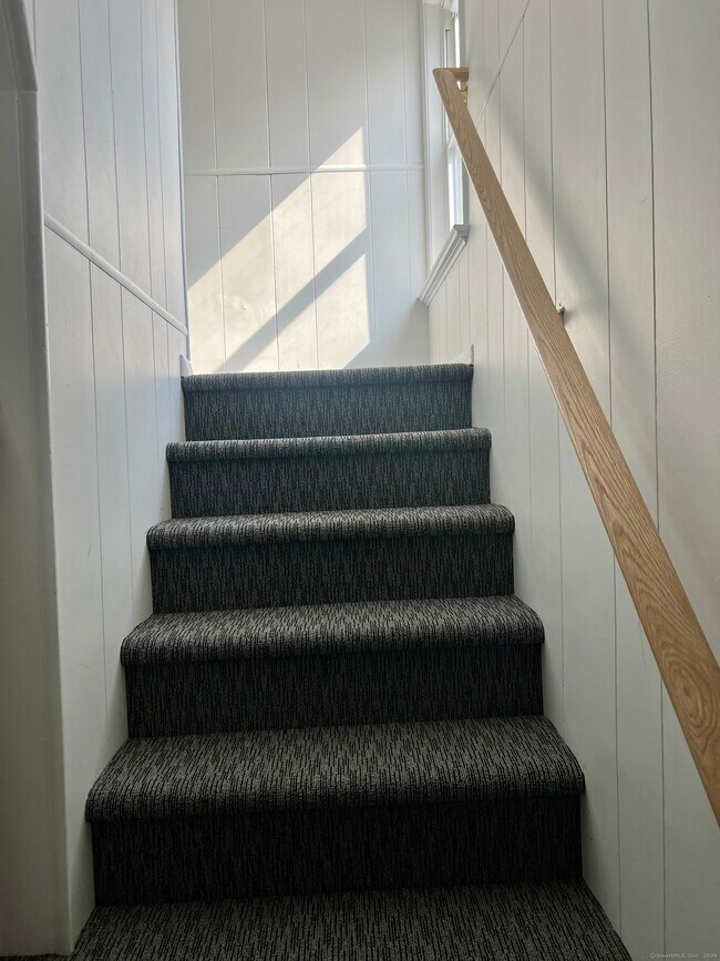 225 Hamilton Ave, Unit 2 in Greenwich, CT - Building Photo - Building Photo