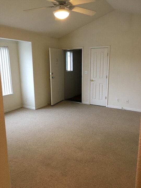 1501 E 3rd Ave, Unit 3 in San Mateo, CA - Building Photo