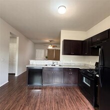 2044 Autumn Way in Mustang, OK - Building Photo - Building Photo