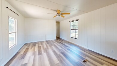 802 Peach St in Brownwood, TX - Foto de edificio - Building Photo