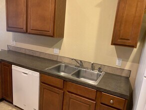 1521 Arizona Dr in Portales, NM - Building Photo - Building Photo