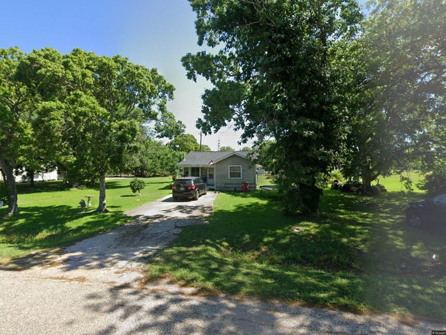 property at 1724 N Ave S