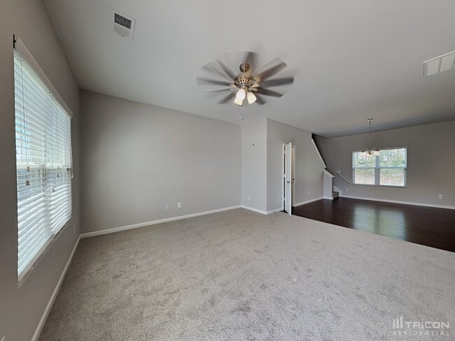 2625 Meadow Crossing Dr in Dallas, NC - Building Photo - Building Photo