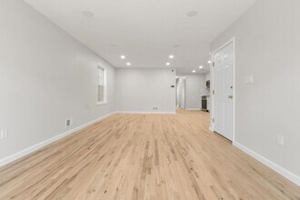 45 Jewett Ave in Jersey City, NJ - Building Photo - Building Photo