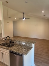 9154 Deer Ln in Navarre, FL - Foto de edificio - Building Photo