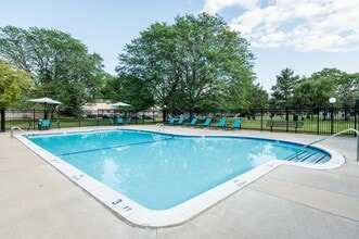 Chestnut Lake in Ypsilanti, MI - Building Photo - Building Photo