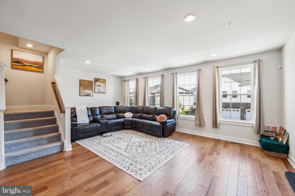 130 Livingston Ln in Exton, PA - Building Photo