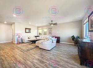 2015 Painted Sky Wy in Sun Valley, NV - Building Photo - Building Photo