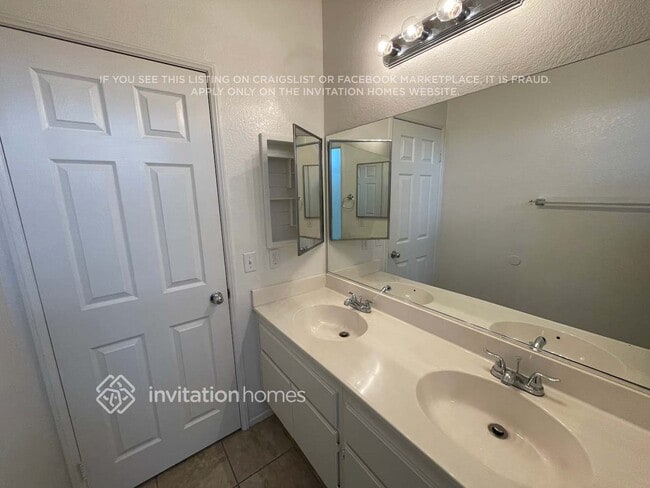 5815 W Ave J 12 in Lancaster, CA - Building Photo - Building Photo