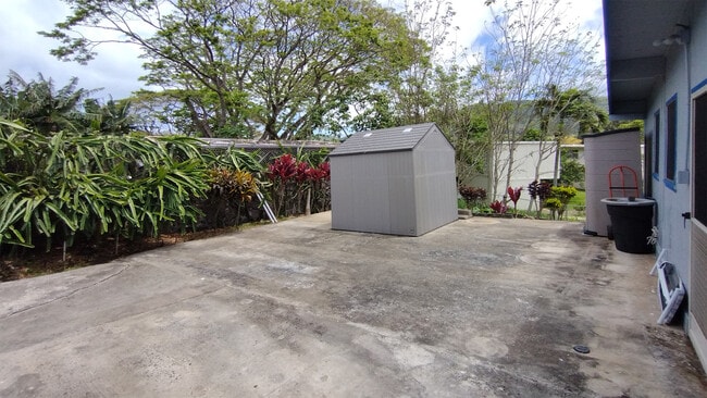 45-244 Wena St, Unit 2 bedroom Back in Kaneohe, HI - Foto de edificio - Building Photo