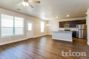 10341 Ft Teran Trl in Crowley, TX - Building Photo