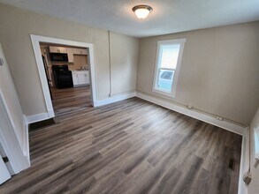 1020 W Hovey St in Springfield, MO - Building Photo - Building Photo