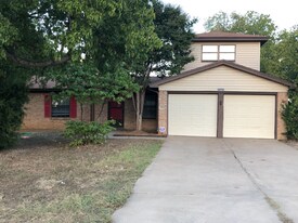 2607 W Green Oaks Blvd in Arlington, TX - Building Photo