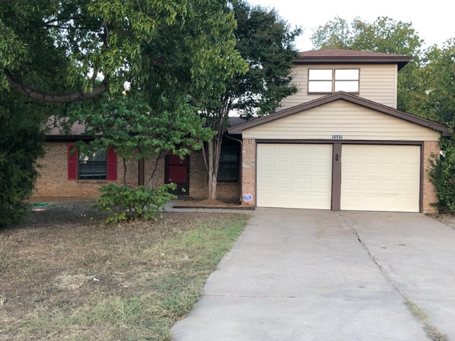 property at 2607 W Green Oaks Blvd
