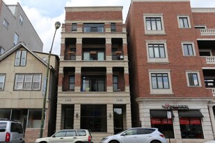 1446 W Fullerton Ave, Unit J05P in Chicago, IL - Building Photo