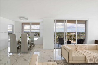 18051 Biscayne Blvd in Aventura, FL - Building Photo - Building Photo