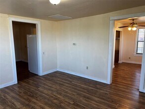 102 E Carrie Manor St in Manor, TX - Building Photo - Building Photo