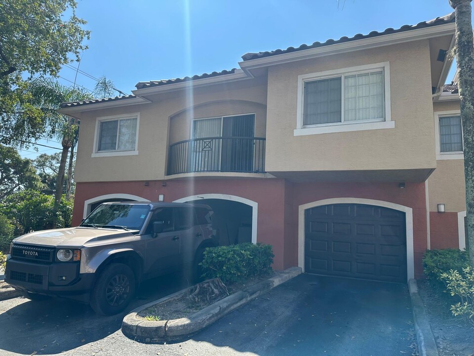 4197 N Haverhill Rd in West Palm Beach, FL - Building Photo