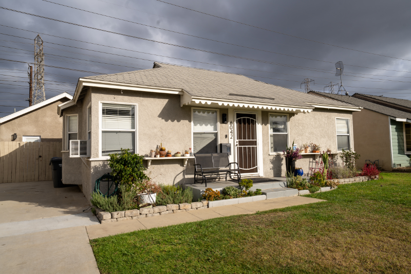 6042 Eastbrook Ave in Lakewood, CA - Building Photo