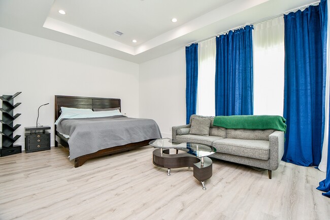 property at 7603 Jacquelyn Gdns Ln