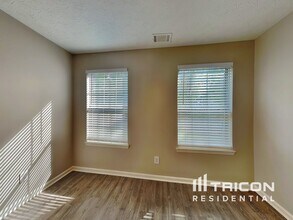 737 Baskins Cir in Winder, GA - Foto de edificio - Building Photo
