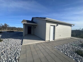 11303 Quartz Hill Rd in Redding, CA - Building Photo - Building Photo
