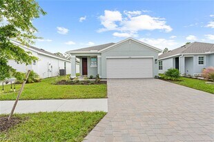 1150 Brooklands Dr in Ft. Myers, FL - Building Photo