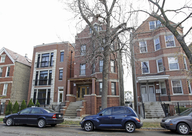 2315 N Leavitt St in Chicago, IL - Foto de edificio - Building Photo
