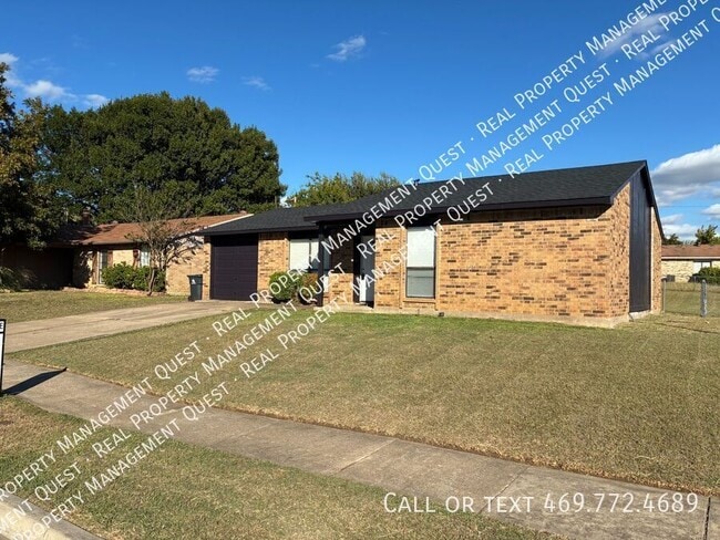 property at 5105 Sandalwood Ln