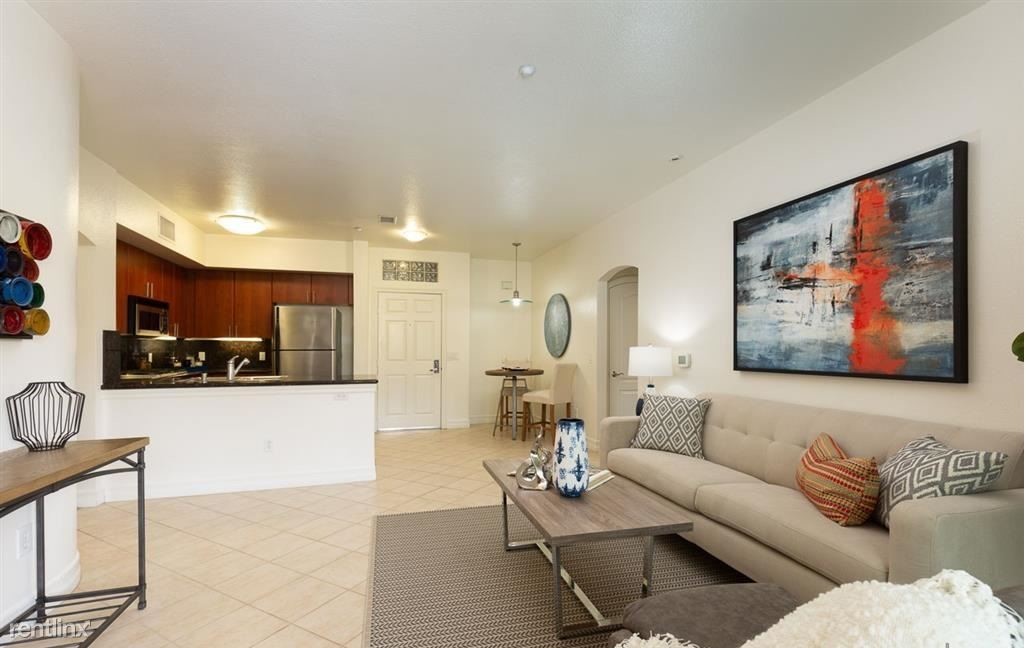 525 11th Ave in San Diego, CA - Building Photo