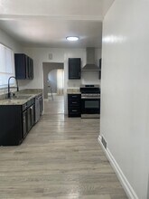 6415 Brann St in Oakland, CA - Foto de edificio - Building Photo