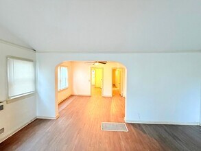 614-614 N Poinsettia Pl in Los Angeles, CA - Building Photo - Building Photo