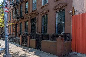 374 Bergen St in Brooklyn, NY - Foto de edificio - Building Photo