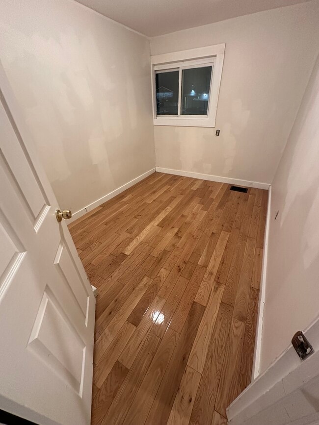 72 Linden St, Unit #1 in Lynn, MA - Foto de edificio - Building Photo