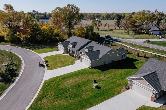 property at 3211 W Bartlett Dr