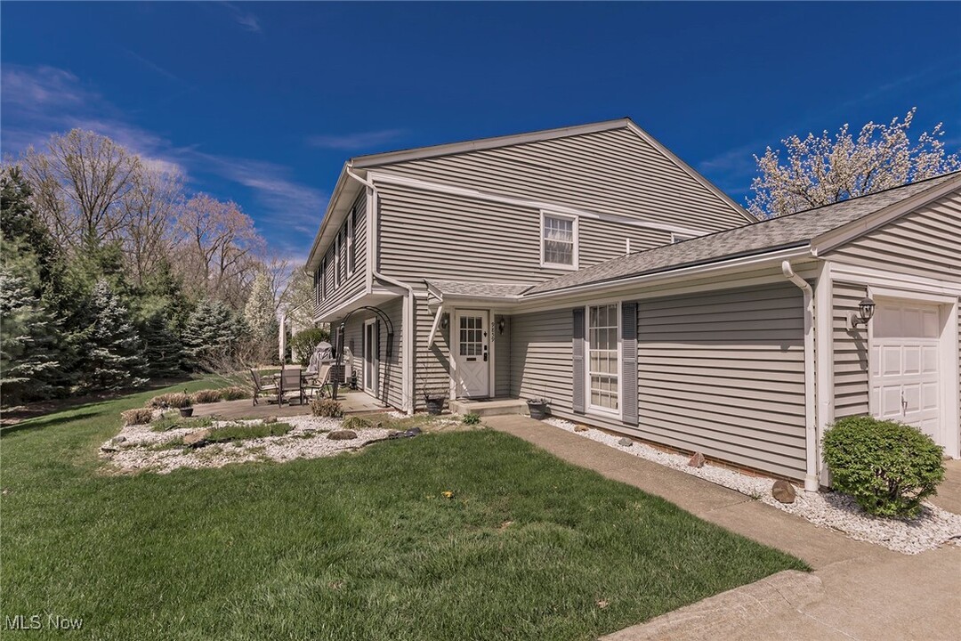 9859 Independence Dr in North Royalton, OH - Building Photo