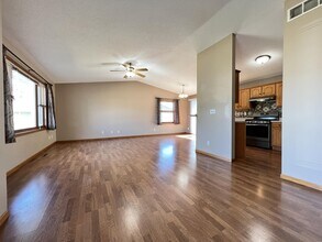 2305 Eastlawn Dr in Marion, IA - Building Photo - Building Photo