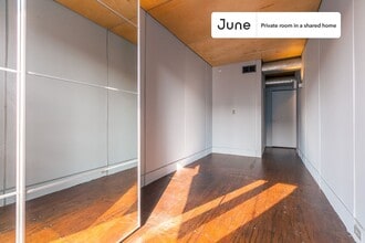 Private bedroom in 6 bed/6 bath Home in Washington, DC - Building Photo - Building Photo