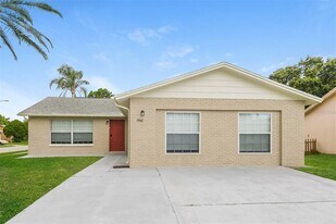 7742 Antioch Dr in New Port Richey, FL - Building Photo