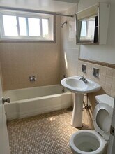 8544 Niles Center Rd, Unit W2 in Skokie, IL - Foto de edificio - Building Photo