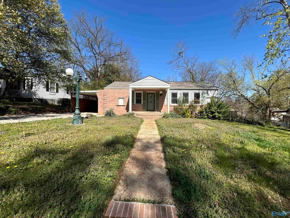 802 Crestline Rd NW in Huntsville, AL - Building Photo