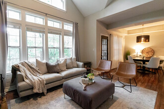 240 Renaissance Pkwy NE, Unit 307 in Atlanta, GA - Building Photo - Building Photo