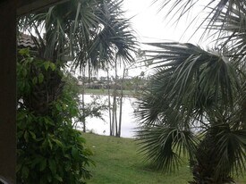 6878 Sterling Greens Ct in Naples, FL - Building Photo