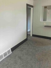 1430 Clearaire Rd in Cleveland, OH - Building Photo - Building Photo